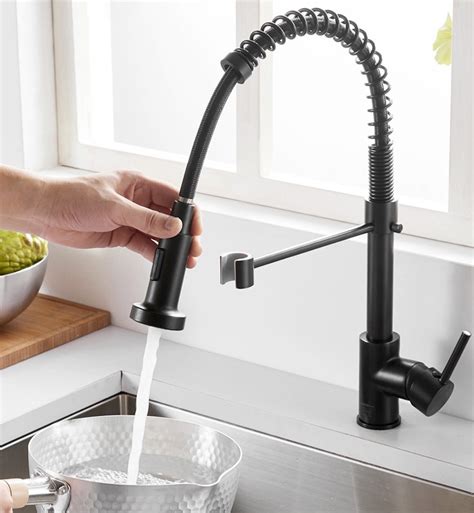 The good thing about luxury kitchen faucets is that they come in a wide range of styles, designs, and sizes. What's the Best Kitchen Faucet in 2021 For Home Renovation ...