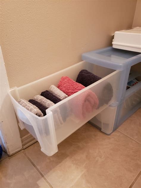 Master marie kondo's signature konmari fold! Watch "Marie Kondo folding towels & washcloths for ...