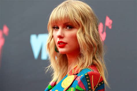 Fãs De Taylor Swift Ameaçam Empresário De Morte Após Desavenças Entre