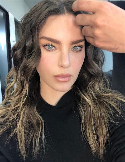 Belinda carlisle — heaven is a place on earth (acappella) 03:54. Belinda Peregrin natural makeup look and beachy waves hair ...