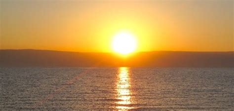 خبر مرفوع بالواو لأنه جمع مذكر سالم والنون عوض عن التنوين في الاسم المفرد. موضوع تعبير عن شروق الشمس | مقال