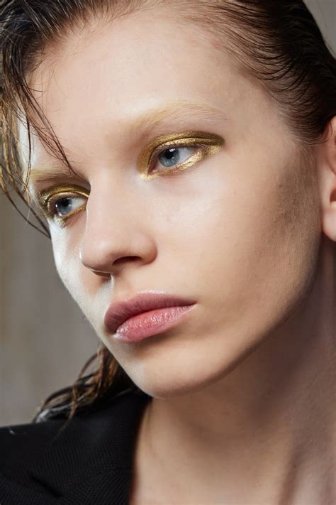 The Biggest Beauty Trends From Spring Summer Fashion Week