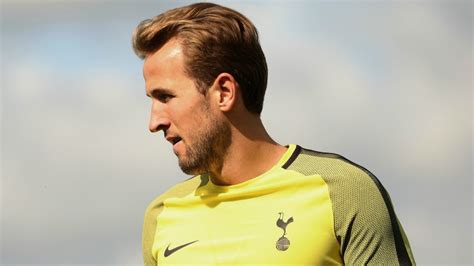 Harry kane's official facebook page! Harry Kane sets his sights on first UCL hat-trick