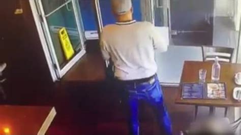 Video Appears To Shows Man Allegedly Stealing Wallet Out Of Womans Purse Watch News Videos Online