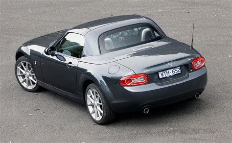 2017 Mazda Mx 5 Roadster Coupe Ready For New York Motor Show Photos