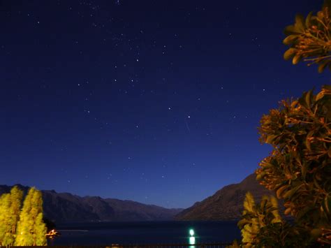 Starry Night Sky Over Queenstown Nzealand The Southern