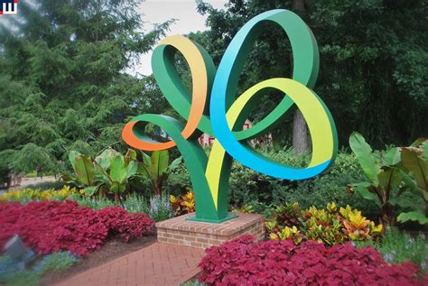 It's a world class theme park with tons of things to do! MidwestInfoGuide: Busch Gardens Williamsburg