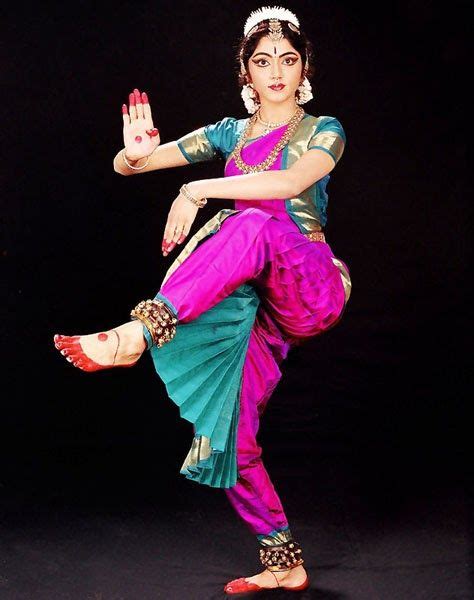 Pin By Mauge On Ashok Indian Dance Indian Classical Dancer Bharatanatyam Poses