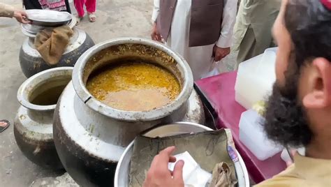 موٹے چاول پکانے کا طریقہ پہلی بار چارسدہ کے علاقہ رجڑ میں رائج ہوا پاکستان کا ہر علاقہ اپنے