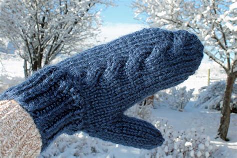 Now, to get the full effect from this post. Subtle Cable Mitten Knitting Pattern - PurlsAndPixels