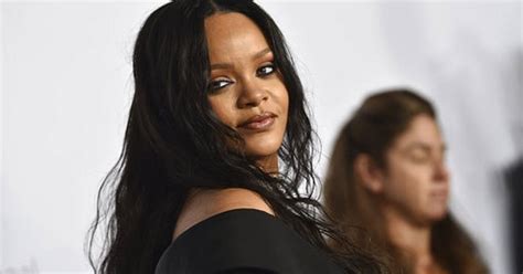 Rihanna Dave Chappelle Team Up To Raise Money For Charity