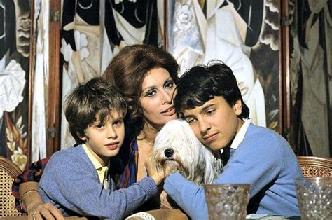 Sophia Loren With Sons Eduardo And Carlo 1983 Sophia Loren Sofia