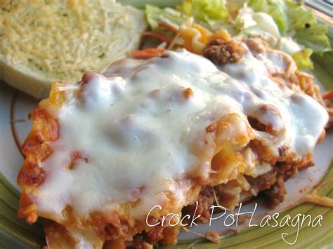 Toss it all into your crockpot and come home to a great dinner. Britt's Apron: Crock Pot Lasagna