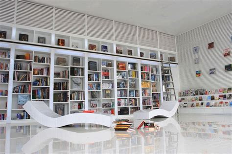 How To Make A Perfect Interior Design With Built In Bookshelves Homesfeed