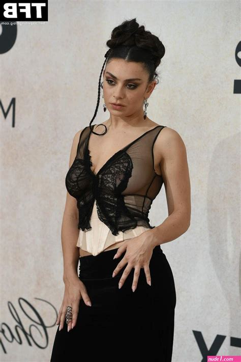 Charli Xcx Flashes Her Nude Tits At The Amfar Gala Cannes In Cap