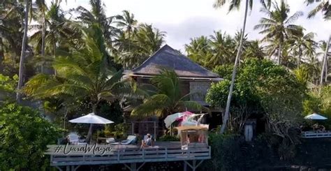 Sepasang kekasih muda ditahan dalam satu operasi penguatkuasa jabatan agama islam kedah (jaik) di sebuah hotel bajet di bandaraya alor setar, kedah.ini. Tak Mewah dan Dekat Pantai, Inilah Potret Rumah Masa Kecil ...