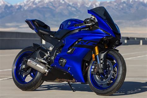 Review Of Yamaha Yzf R6 2018 Pictures Live Photos And Description