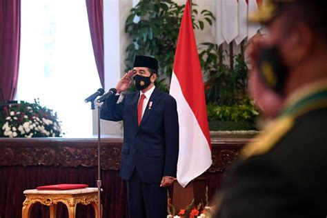 Presiden Jokowi Pimpin Upacara Peringatan Ke 75 Hari Tni Economic