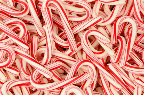 Peppermint marshmallows are easy to make; Holiday Party Eats: Do's and Don'ts | amouraimee