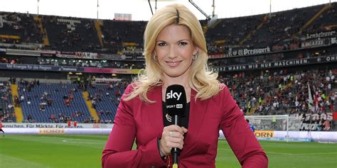 So schnell kann es gehen: 20 Hot Soccer Reporters Who Put the Beauty in the ...