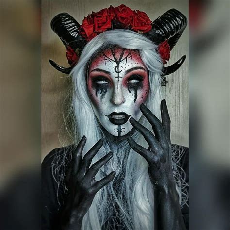 Spooky Season Is Here And There Are Many Beautiful Halloween Makeup