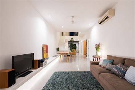 Including 3 bedrooms all with robes, ensuite and main. Minimalist Single Storey Terrace House / Fabian Tan Architect