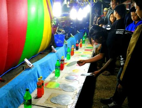 Sebab kalau siang hari namanya pasar siang. Slamet Riyadi: 7 Permainan di Pasar Malam yang Mulai Punah ...