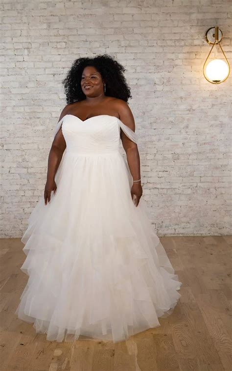 Modern Tulle Plus Size Ballgown Wedding Dress
