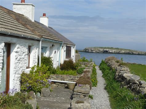Nice Row Of Cottages At Moelfre On Anglesey North Wales Cottages By