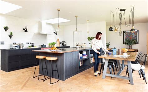 How To Calculate Your Kitchen Island Size According To Experts Real Homes