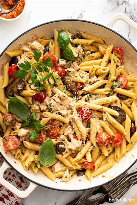 Tuscan Chicken Pasta Delicious Creamy Pasta In Minutes