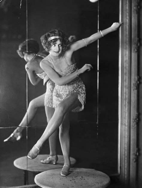 The Steps And Story Of The 1920s Dance Craze The Charleston 1920s