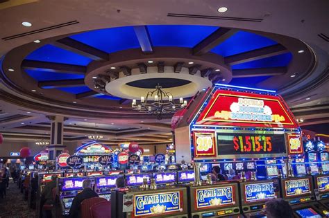 The flooring liquidators brings you the absolute best deal in laminate flooring and hardwood el piso. A winning team at Station Casinos | Casino Life Magazine