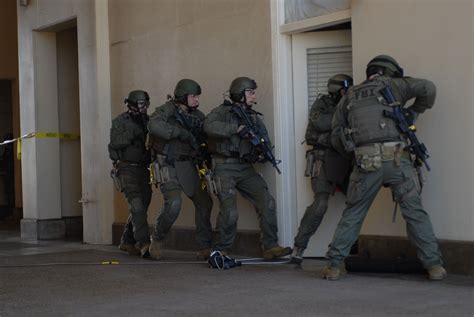 While the fbi started forming its own swat team in the late. Photo : San Diego FBI SWAT team