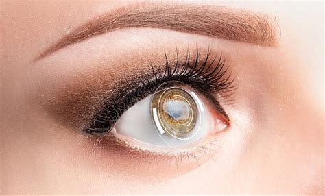 This Robotic Contact Lens Lets You Zoom In And Out By Just Blinking