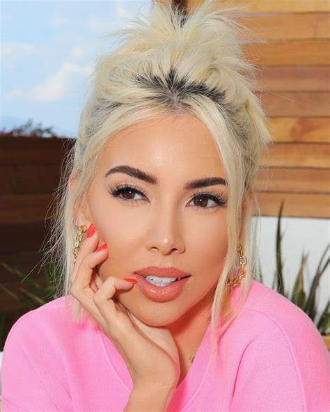 Katy Degroot Lustrelux Biography Wiki Age Boyfriend Net Worth And More Biographyer