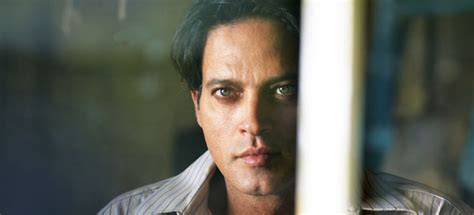 Ha iniziato la sua carriera e nel 2012 ha debuttato sul piccolo schermo nella fiction l'onore e il rispetto 3. Gabriel Garko: "L'Onore e il Rispetto - Ultimo Capitolo ...