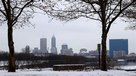 Indianapolis Weather Light Snow Expected Throughout Holiday Weekend