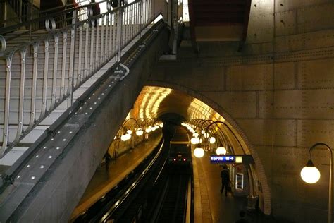 Metro Station Île De La Cité Image Id 275013 Image Abyss
