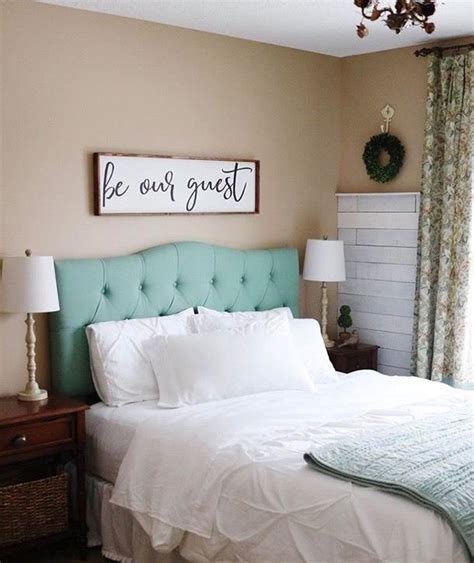 Cute Guest Bedroom Idea I Like The Wood Accent Wall Cutevin Awkward