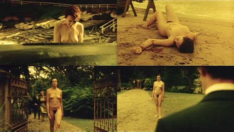 Toni Collette Desnuda En La Historia De Lilian