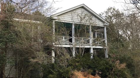 Incredible Abandoned Virginia Plantation W Pool And Huge 2nd Story Porch