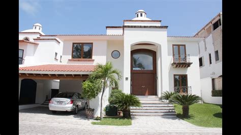 Consta de tres habitaciones, las cuales dos son dobles de 15m2 y 20m2. Casa en Venta en Cancún - Las Quintas, Zona Hotelera - YouTube