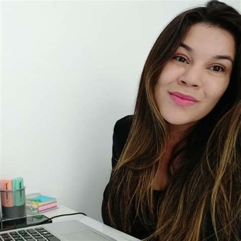 Ana Caroline Lopes Magalhães Professora Chromos Colégio E Pré