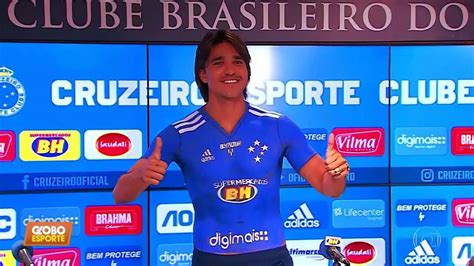 Globo Esporte DF Marcelo Moreno Pinta Camisa Do Cruzeiro No Corpo Em