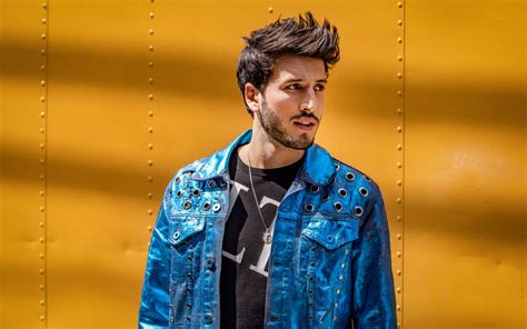 You can find new songs and listen. Sebastián Yatra le canta a la adversidad - Noticias ...