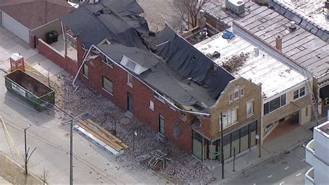 Roof Collapses On Building Under Renovation In Chicagos Northwest Side