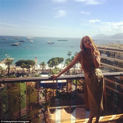 Lindsay Lohan Goes Topless In New Photo And Reveals Shes Getting