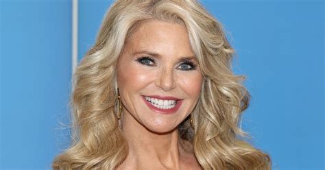 Christie Brinkley 69 Shows Off Gray Hair In New Photo ‘to Keep Or Not To Keep Flipboard