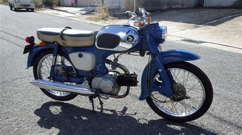 The honda cycles of this era were primarily known for competing on racetracks around the world. HONDA C200 1964年式 - YouTube